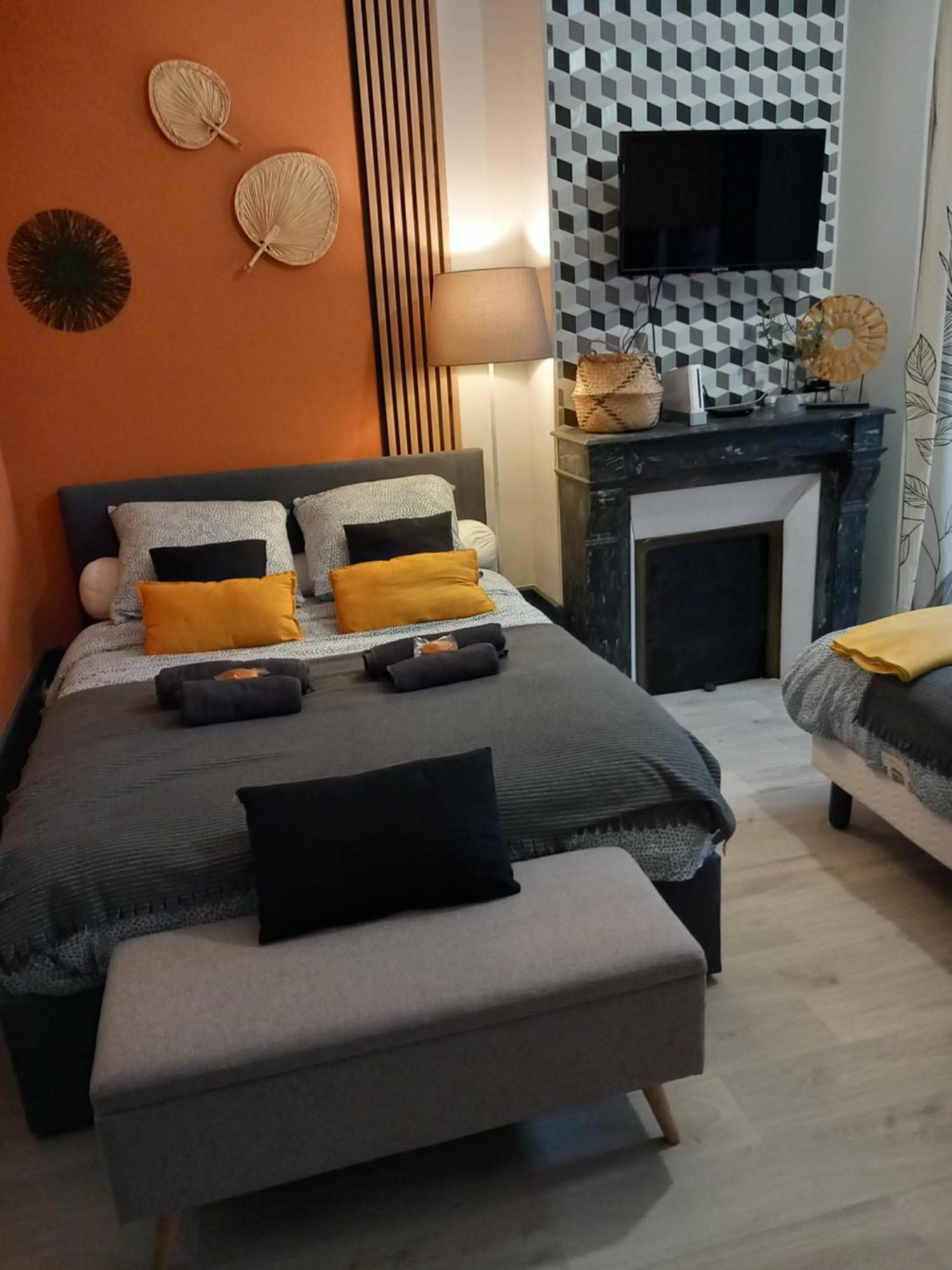 Les Loges du Theatre: Champagne-Central House with Games Epernay Exterior photo
